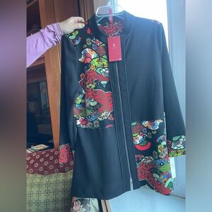 Connie K Brand New Shirt
Size large